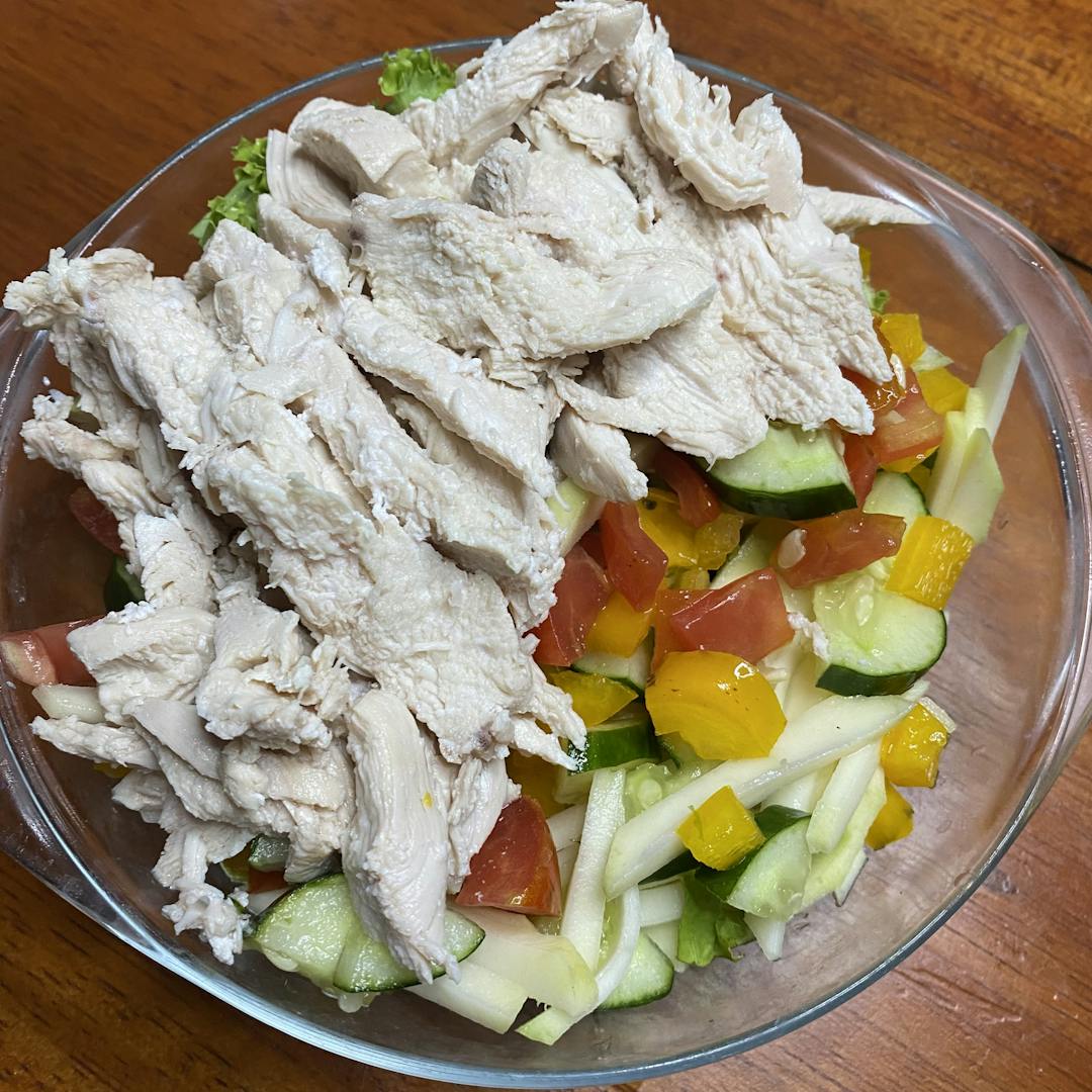 Gambar 1 Langkah 4 Resep Thai Chicken Salad dengan Saus Gurih Kecap Ikan 