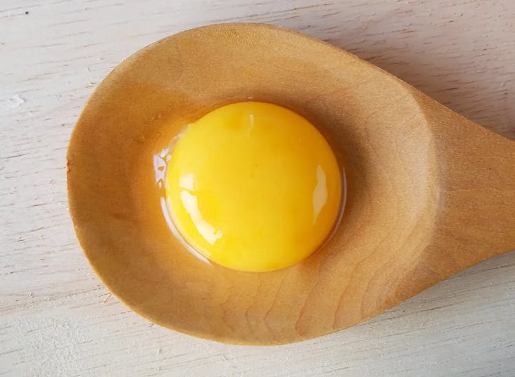 Gunakan Kuning Telur