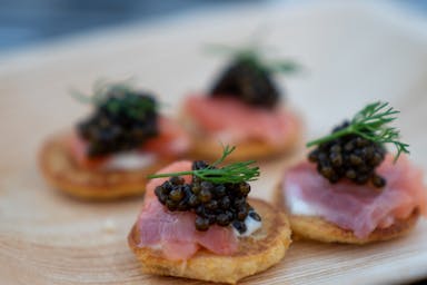 Mengenal Caviar, Tobiko, dan Ikura Serupa Tapi Tak Sama
