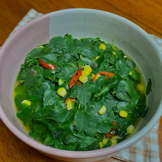 Bening Daun Kelor, Menu Makan Siang Kaya Khasiat