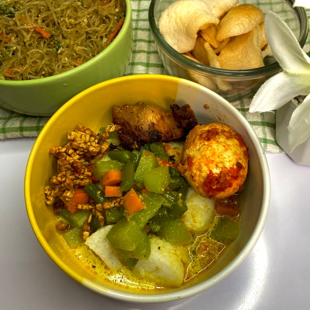 Lontong Sayur Medan Menu Khas dari Pulau Sumatera 